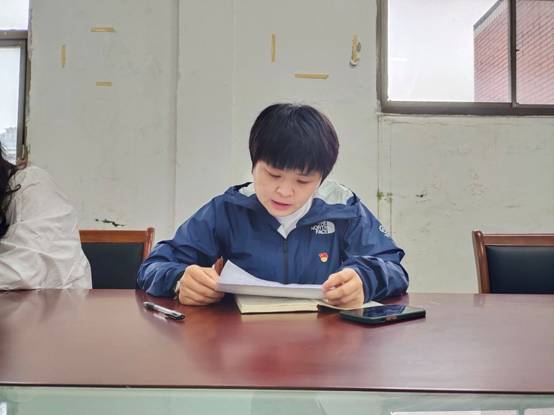 杨晶.jpg